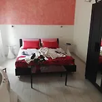 A Due Passi Dal Mare B&B 아쿠아페사