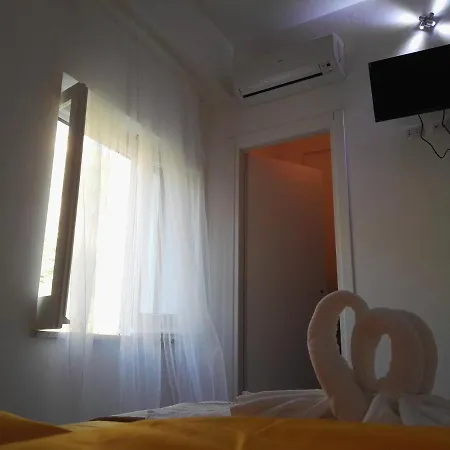 A Due Passi Dal Mare Bed and breakfast 3*