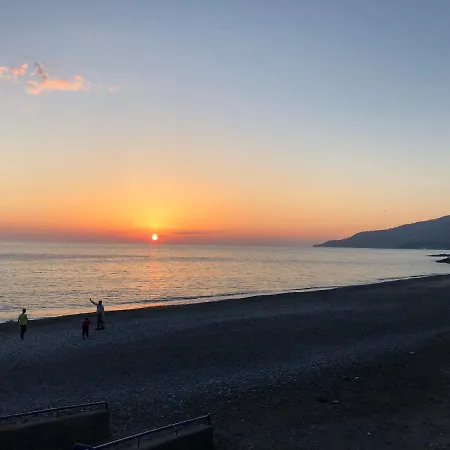 住宿加早餐酒店 A Due Passi Dal Mare 阿夸佩萨