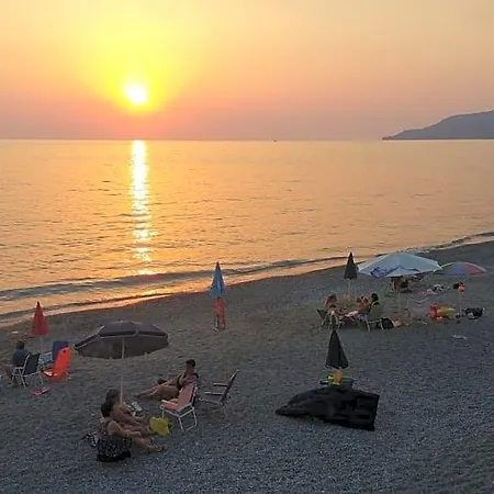 A Due Passi Dal Mare Bed and breakfast
