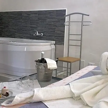 Bed and breakfast A Due Passi Dal Mare 3*