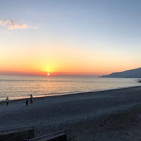 A Due Passi Dal Mare Bed and breakfast 3*